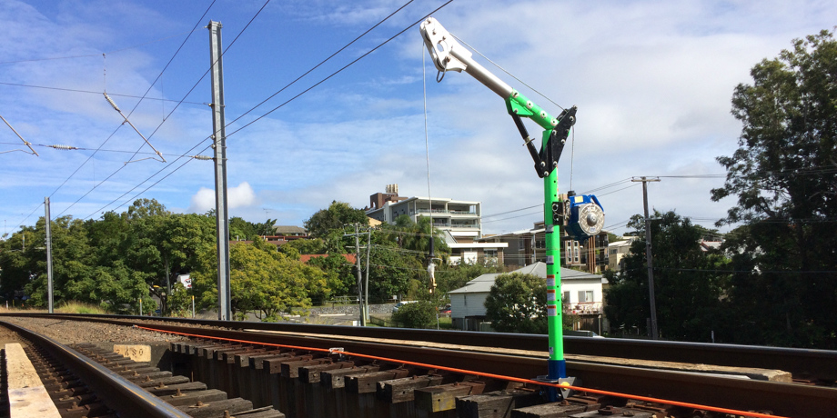 Rail davit and horizontal lifeline